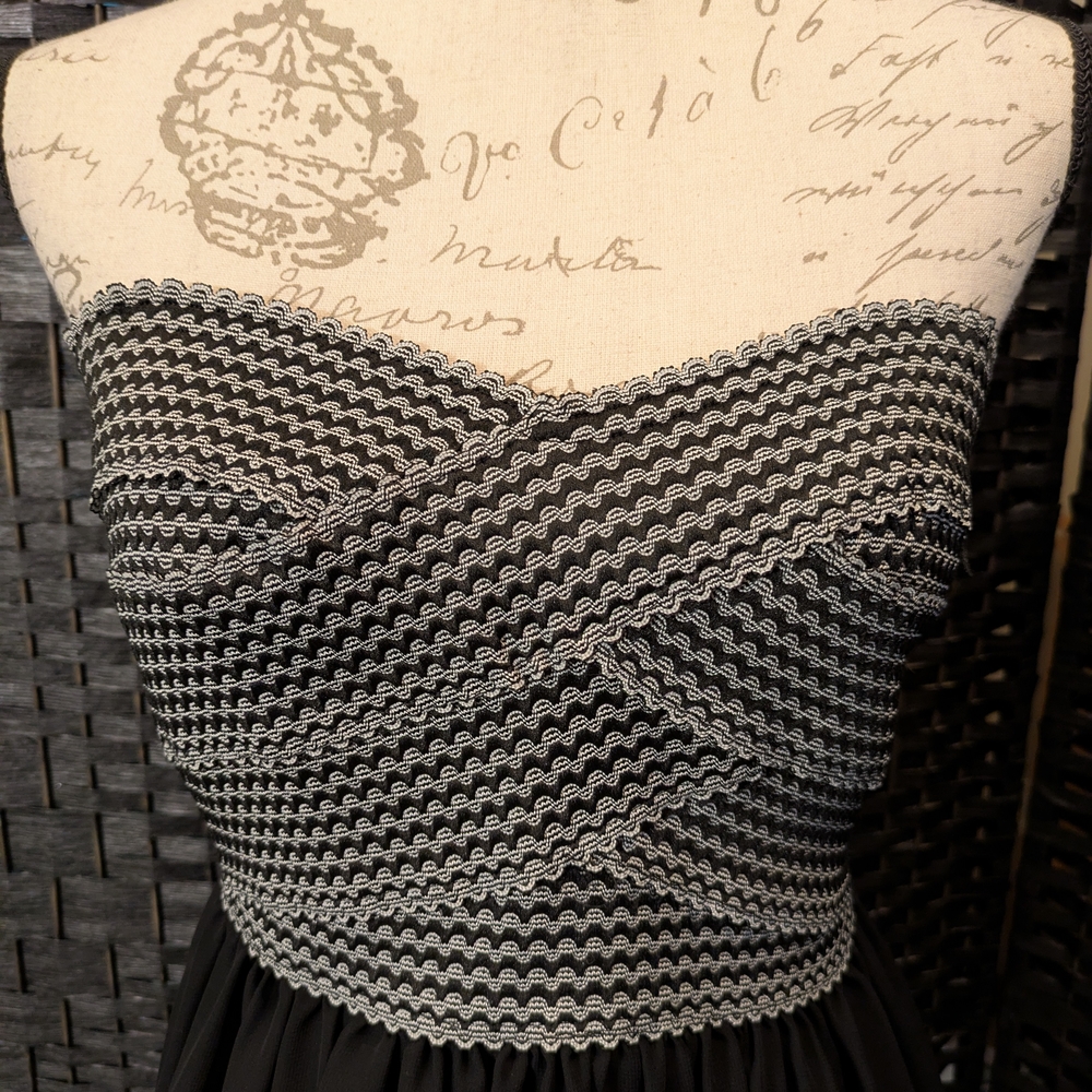 Source Unknown Black and White Strapless Dress